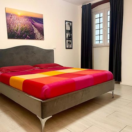 New Apartment 2 Minute From The Port ลีวอร์โน ภายนอก รูปภาพ