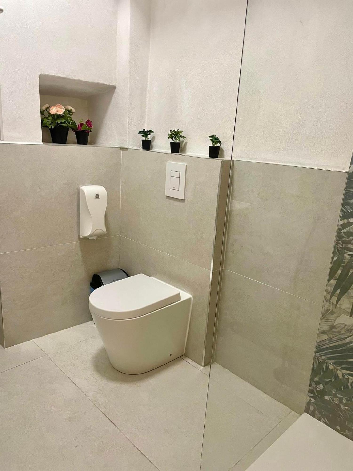 New Apartment 2 Minute From The Port ลีวอร์โน ภายนอก รูปภาพ