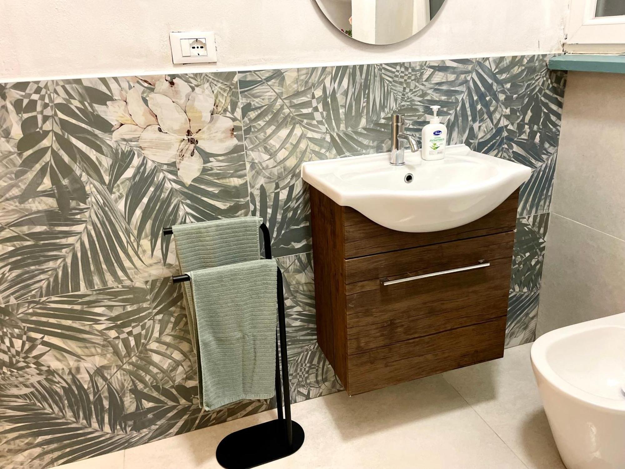 New Apartment 2 Minute From The Port ลีวอร์โน ภายนอก รูปภาพ